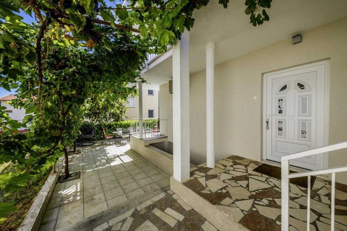 Ani In Trogir * Mittel-Dalmatien Hotell Donji Seget Exteriör bild
