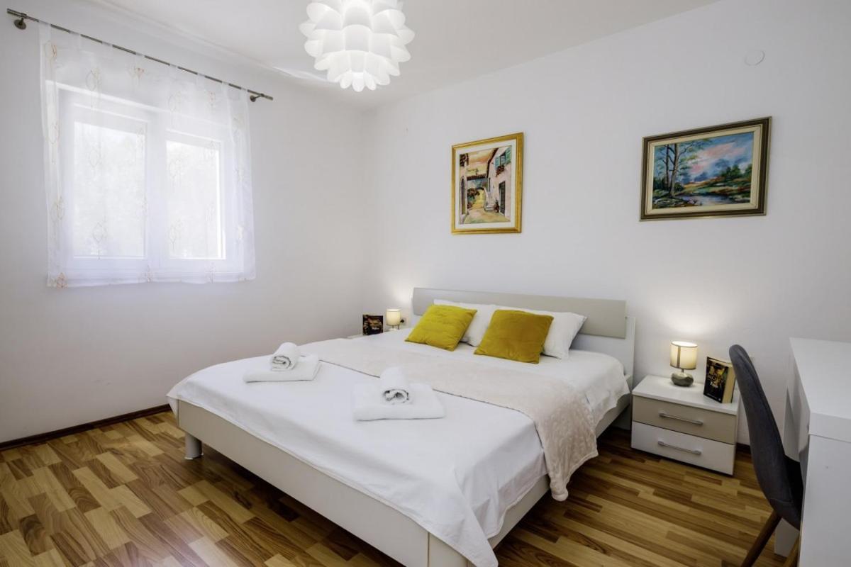Ani In Trogir * Mittel-Dalmatien Hotell Donji Seget Exteriör bild