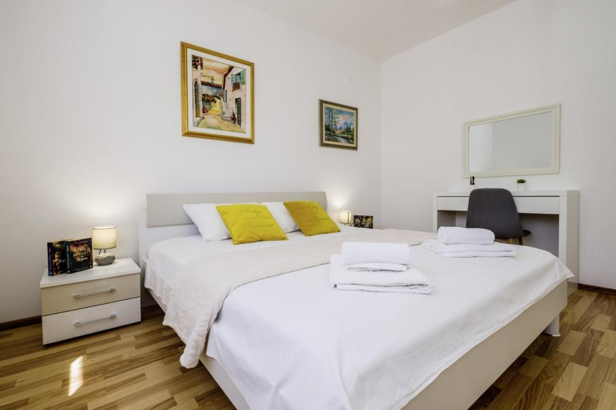 Ani In Trogir * Mittel-Dalmatien Hotell Donji Seget Exteriör bild