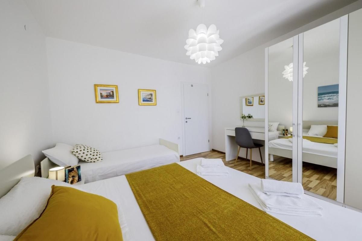 Ani In Trogir * Mittel-Dalmatien Hotell Donji Seget Exteriör bild