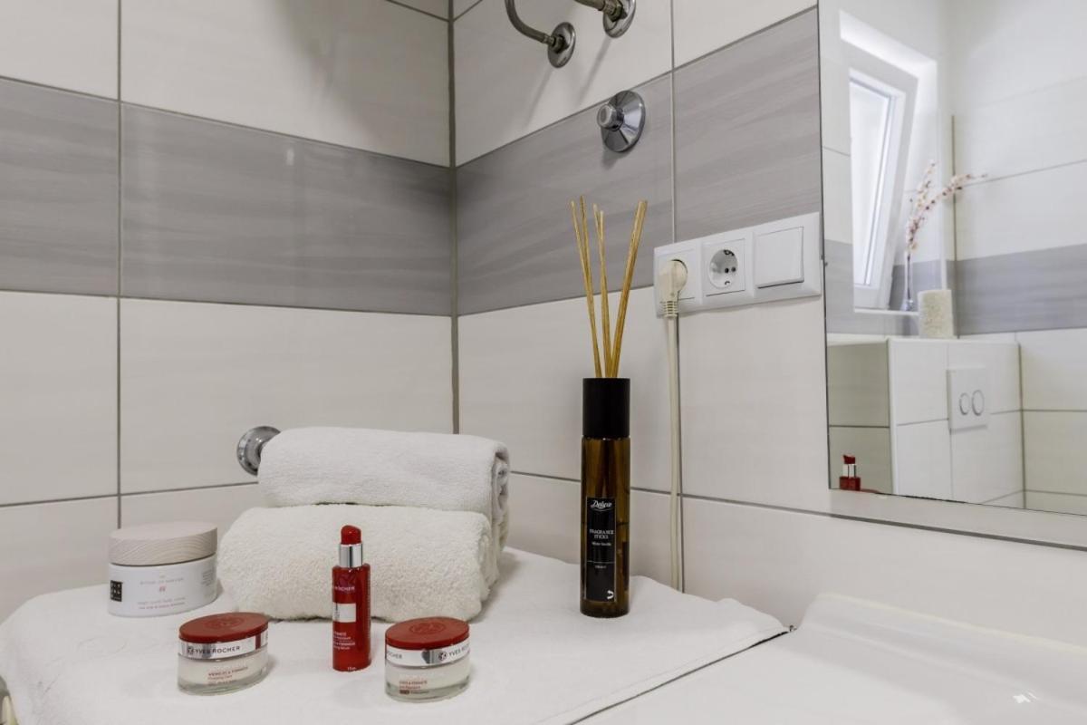 Ani In Trogir * Mittel-Dalmatien Hotell Donji Seget Exteriör bild